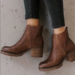 MIA Jody Ribbed Block Heel Chelsea Boot